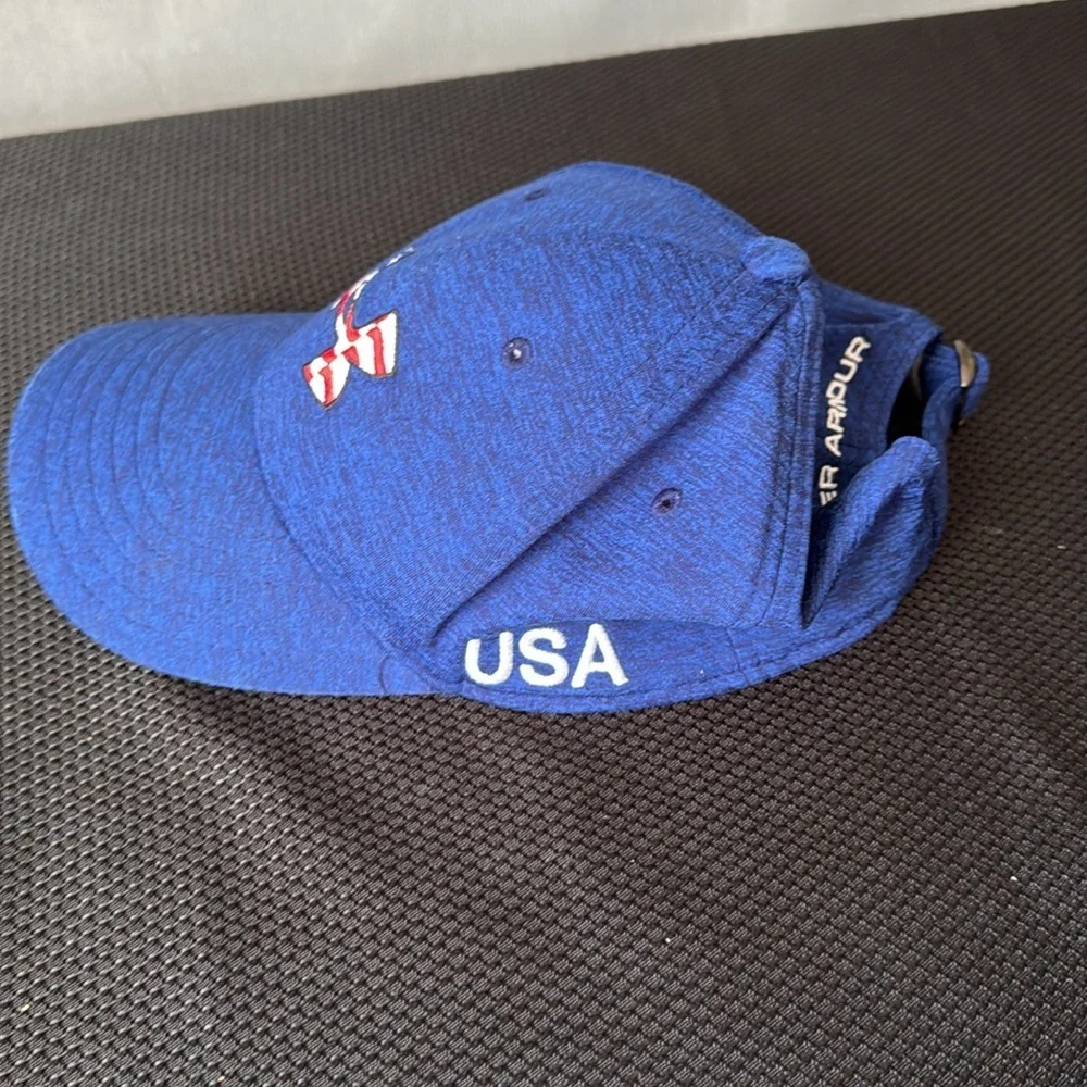 Under Armour hat, size youth, or men small